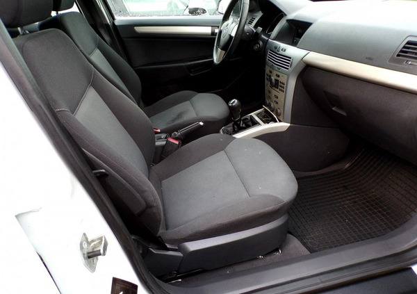 Opel Astra cena 13900 przebieg: 169890, rok produkcji 2007 z Przedecz małe 379